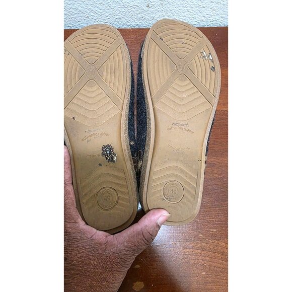 Taos Footwear Woodenness Embroidered 2 Slip-On Faux Fur Mule Size 40 EU 9-9.5 US - Picture 5 of 6